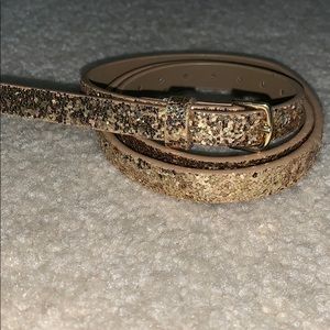 3 for 15 💕 Gold glitter belt. Like new.